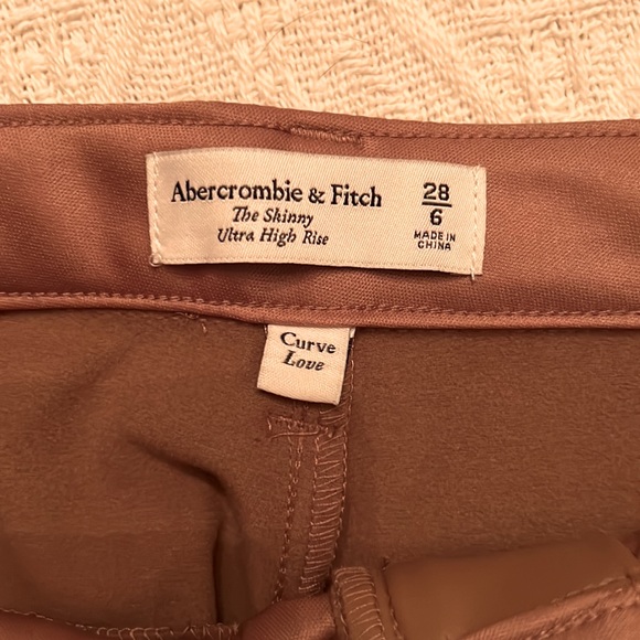 Skinny Ultra High Rise Faux Leather Pants - Picture 4 of 6